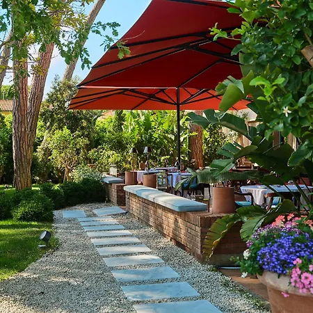Hotel La Serena Dei Marmi, A Small Luxury Of The World